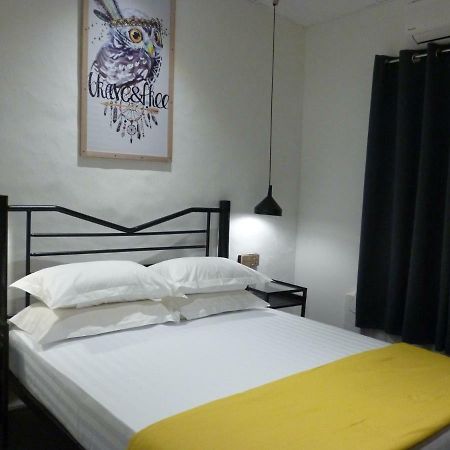 Ola Lavanderia Cafe Malacca Екстериор снимка