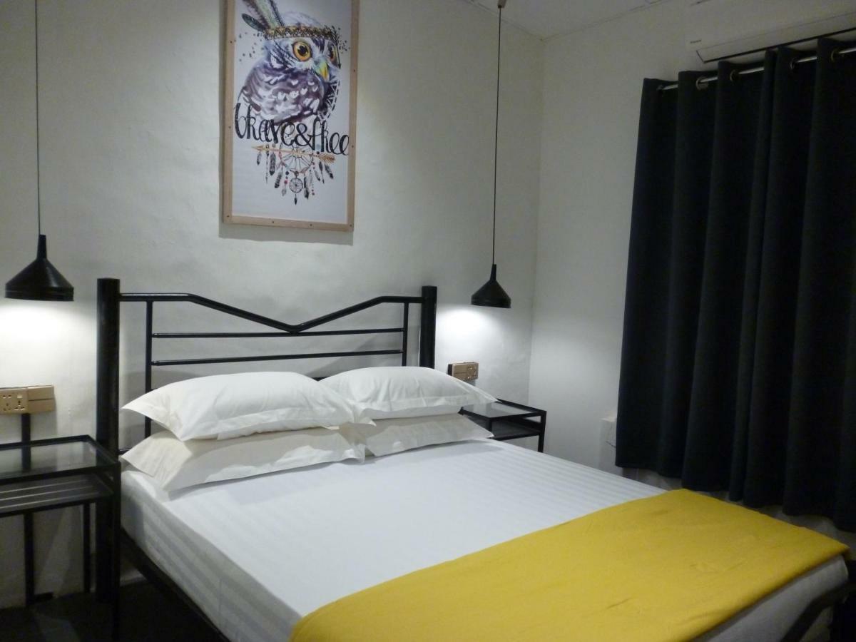 Ola Lavanderia Cafe Malacca Екстериор снимка