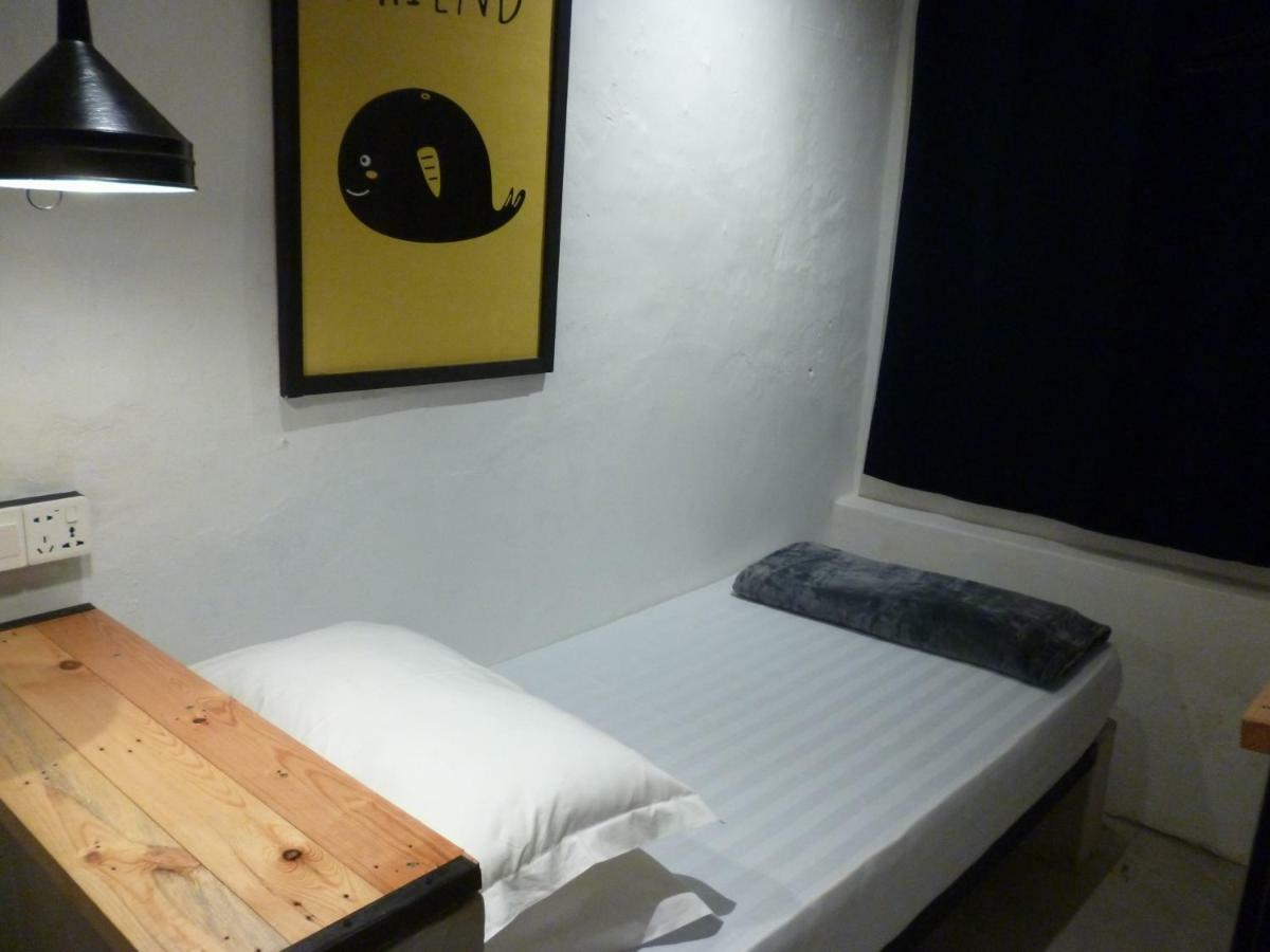 Ola Lavanderia Cafe Malacca Екстериор снимка