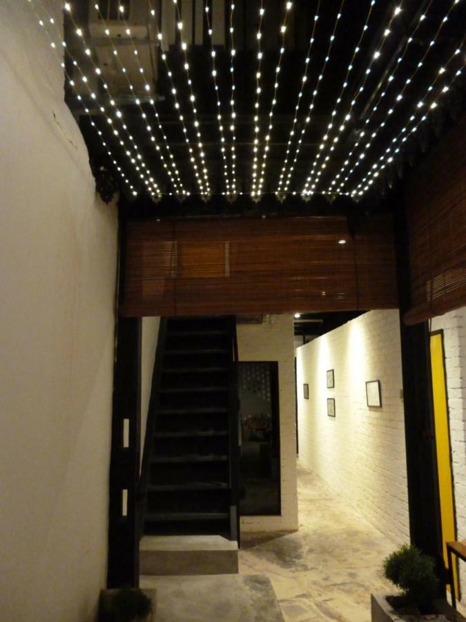 Ola Lavanderia Cafe Malacca Екстериор снимка